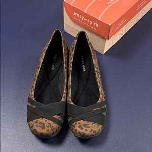 NWT Easy Spirit Women's Brown Leopard Flats